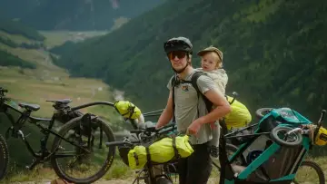 Zasłona do filmu "Emil & Karl – Kleine Reifen, Große Berge" #824032