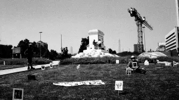 Zasłona do filmu "Monumento" #776533