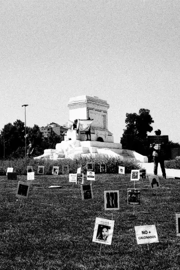 Plakat do filmu "Monumento" #776537