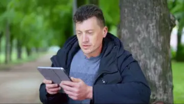 Zasłona do filmu "Gefährliche Apps - Im Netz der Datenhändler" #921348