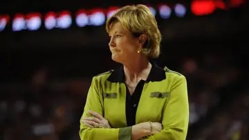 Zasłona do filmu "Breaking Glass: The Pat Summitt Story" #772048