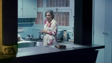 Zasłona do filmu "Ela foi ali guardar o coração na geladeira" #1618712