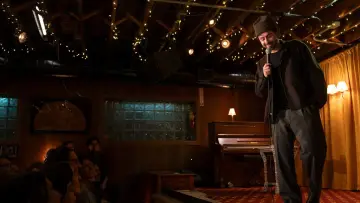 Zasłona do filmu "Ramy Youssef: Zakochanie" #1845950