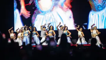 Zasłona do filmu "KATSEYE: Lollapalooza Brasil 2026" #1171714