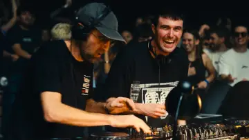 Zasłona do filmu "Fred again.. & Thomas Bangalter: Live at Alexandra Palace in London (USB002)" #790868