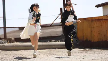 Zasłona do filmu "超宇宙刑事ギャバン インフィニティ 太陽が泣いた日" #952898