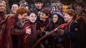 Zasłona do filmu "Finding Harry: The Craft Behind the Magic" #795847