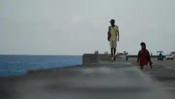 Zasłona do filmu "Cuba After Castro" #801093