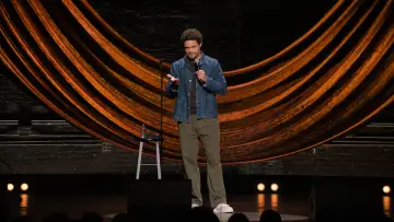 Zasłona do filmu "Trevor Noah: Joy in the Trenches" #850815