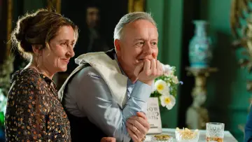 Zasłona do filmu "Rosamunde Pilcher: Wo Liebe aufhört und wo sie beginnt" #1183672