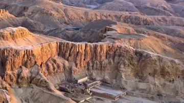 Zasłona do filmu "Assassination in the Valley of the Kings" #1625458