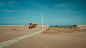 Zasłona do filmu "Fronte Mare - Cent’anni di riviera romagnola" #980857