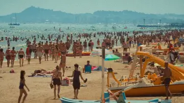 Zasłona do filmu "Fronte Mare - Cent’anni di riviera romagnola" #980865