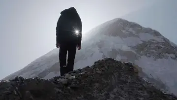 Zasłona do filmu "Full Circle: The First All Black Everest Ascent" #834467