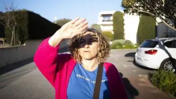 Zasłona do filmu "Tu m