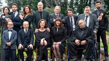 Un tranquillo funerale di famiglia plakat