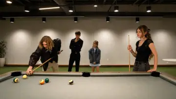 Zasłona do filmu "Behind the 8 Ball" #825744