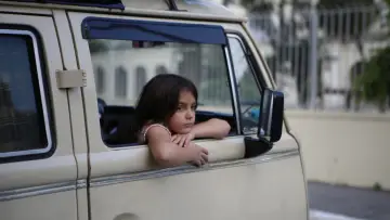 Zasłona do filmu "Eu, a Kombi e a Garotinha que Encontrei no Meio do Caminho" #1527963
