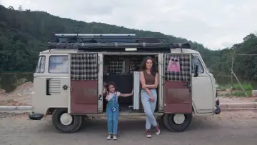 Zasłona do filmu "Eu, a Kombi e a Garotinha que Encontrei no Meio do Caminho" #1527968