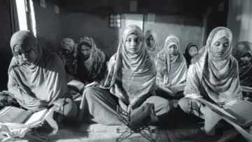 Zasłona do filmu "সাঁকোটা দুলছে" #915228