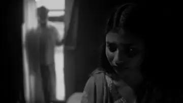 Zasłona do filmu "সাঁকোটা দুলছে" #915232