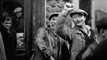 Zasłona do filmu "1936, le Front Populaire, entre joie et colères" #844749