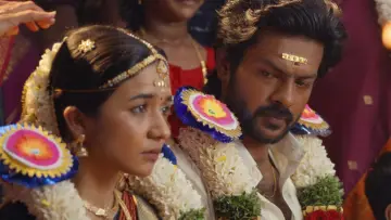 Zasłona do filmu "மொத ராத்திரி" #1768764