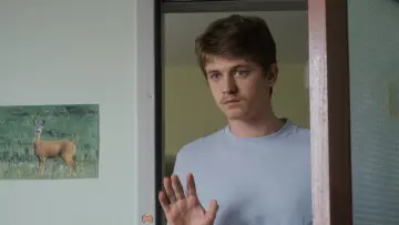 Zasłona do filmu "Milovník, nie bojovník" #1625707