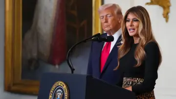 Zasłona do filmu "Melania Trump, la voie du silence" #1820138