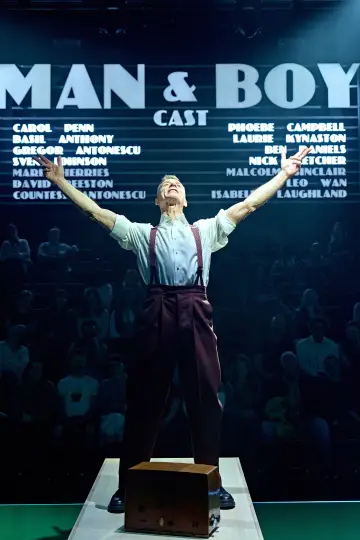 Plakat do filmu "National Theatre Live: Man and Boy" #976908