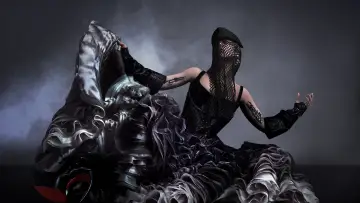 Zasłona do filmu "Apple Music Live: Lady Gaga MAYHEM Requiem" #816219