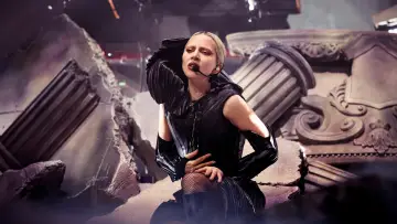 Zasłona do filmu "Apple Music Live: Lady Gaga MAYHEM Requiem" #816220