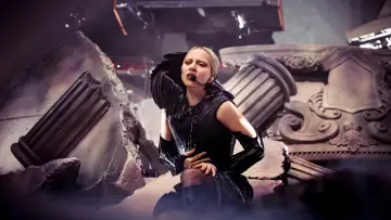 Zasłona do filmu "Apple Music Live: Lady Gaga MAYHEM Requiem" #816225