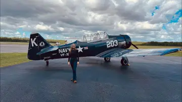 Zasłona do filmu "Airworthy" #832938
