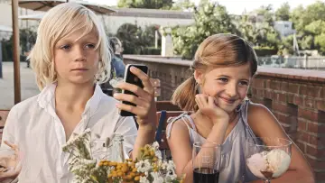 Zasłona do filmu "Tata do pary II" #338994