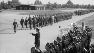 Zasłona do filmu "Kriegstüchtig? 70 Jahre Bundeswehr" #1143410
