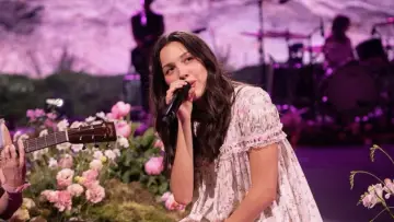 Zasłona do filmu "Billions Club Live with Olivia Rodrigo: A Concert Film" #823046