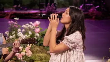 Zasłona do filmu "Billions Club Live with Olivia Rodrigo: A Concert Film" #823047