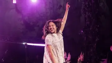 Zasłona do filmu "Billions Club Live with Olivia Rodrigo: A Concert Film" #823050
