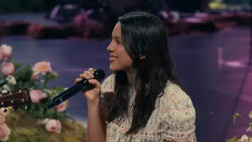 Zasłona do filmu "Billions Club Live with Olivia Rodrigo: A Concert Film" #823055