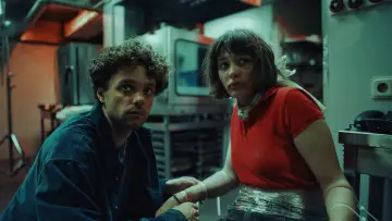 Zasłona do filmu "Visiem vajag naudu" #1190799