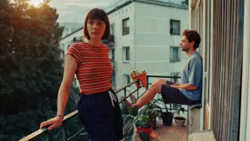 Zasłona do filmu "Visiem vajag naudu" #1190802