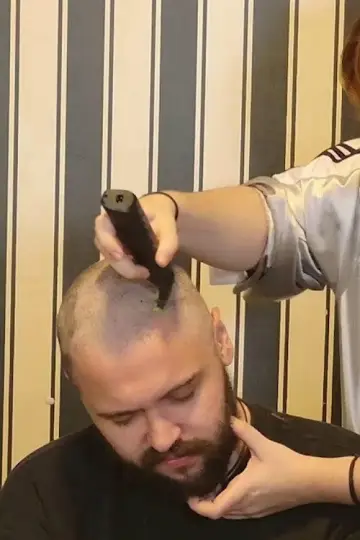 Plakat do filmu "Carteiro Cósmico Raspando o Cabelo" #875935
