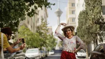 Zasłona do filmu "Khaneh doost injast" #913530