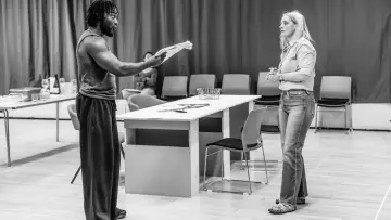 Zasłona do filmu "National Theatre at Home: Some Woman" #1757241