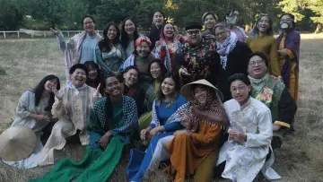 Zasłona do filmu "Đồng Quể: Of the Same Womb" #929736