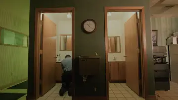 Zasłona do filmu "VIOLATION" #917399