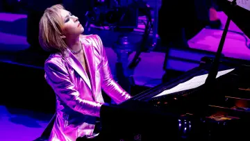 Zasłona do filmu "YOSHIKI CLASSICAL 2026 in LOS ANGELES at WALT DISNEY CONCERT HALL “VIOLET NIGHT”" #1229074