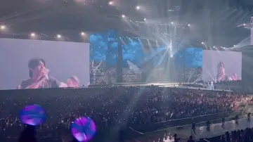 Zasłona do filmu "TOMORROW X TOGETHER WORLD TOUR 
