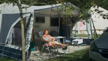 Zasłona do filmu "Le camping, un siècle de bonheur français" #929542